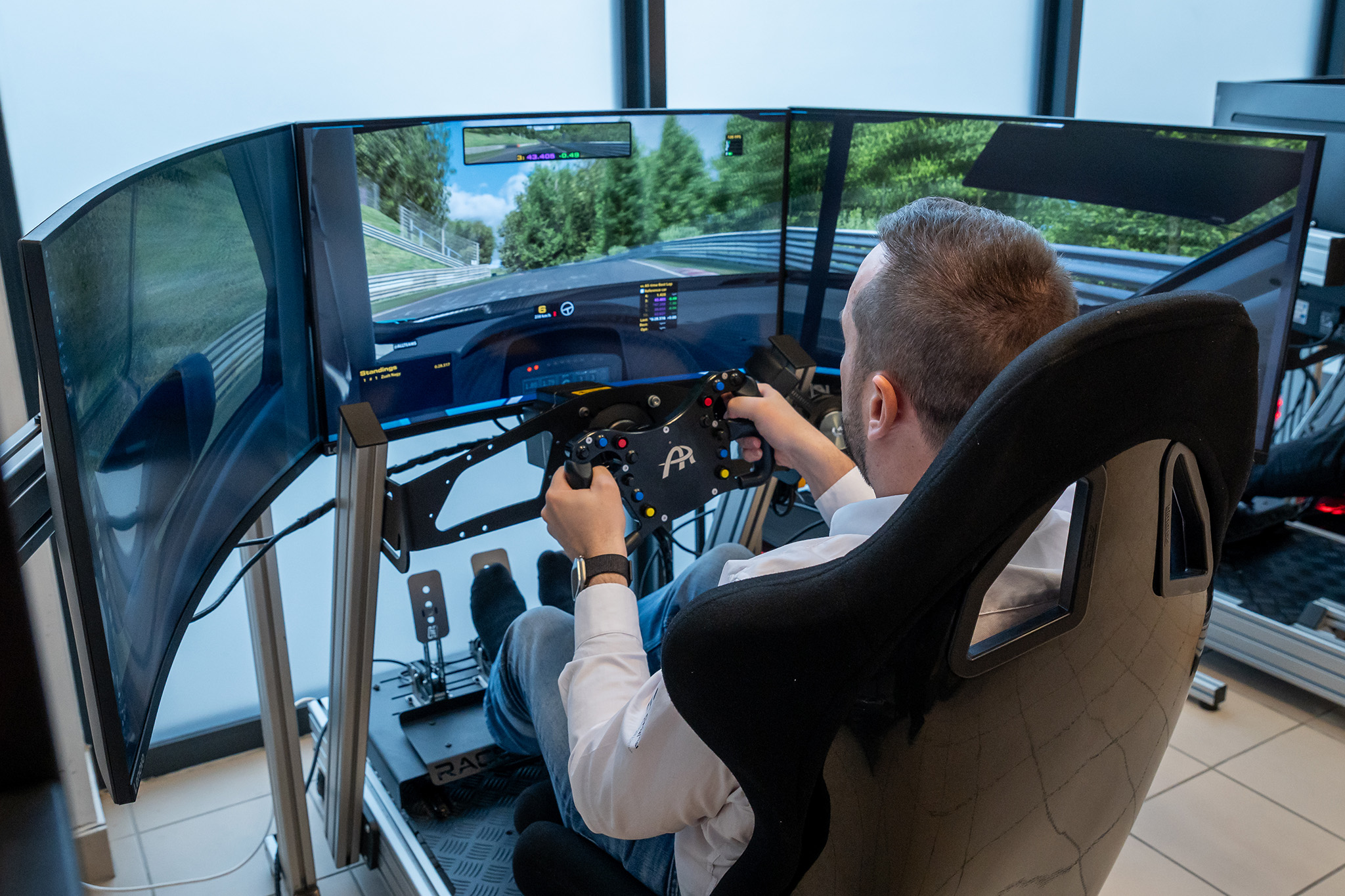 Team members, including Kiss Norbert, can prepare for international competitions in Széchenyi István University’s professional e-sports facility (Photo: András Adorján)